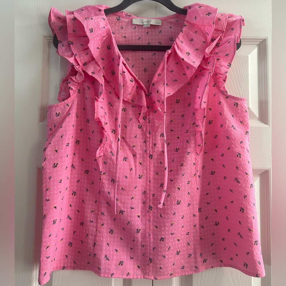 Loft Blouse Women’s Size M Petite Pink Floral Ruffle Sleeveless Preppy Top